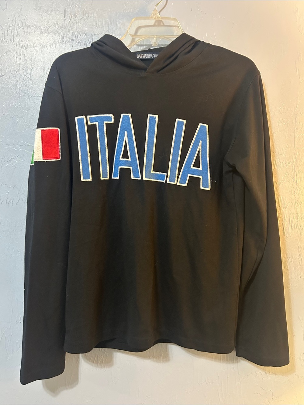 Black Italia Hoodie, Like New! Size Medium
